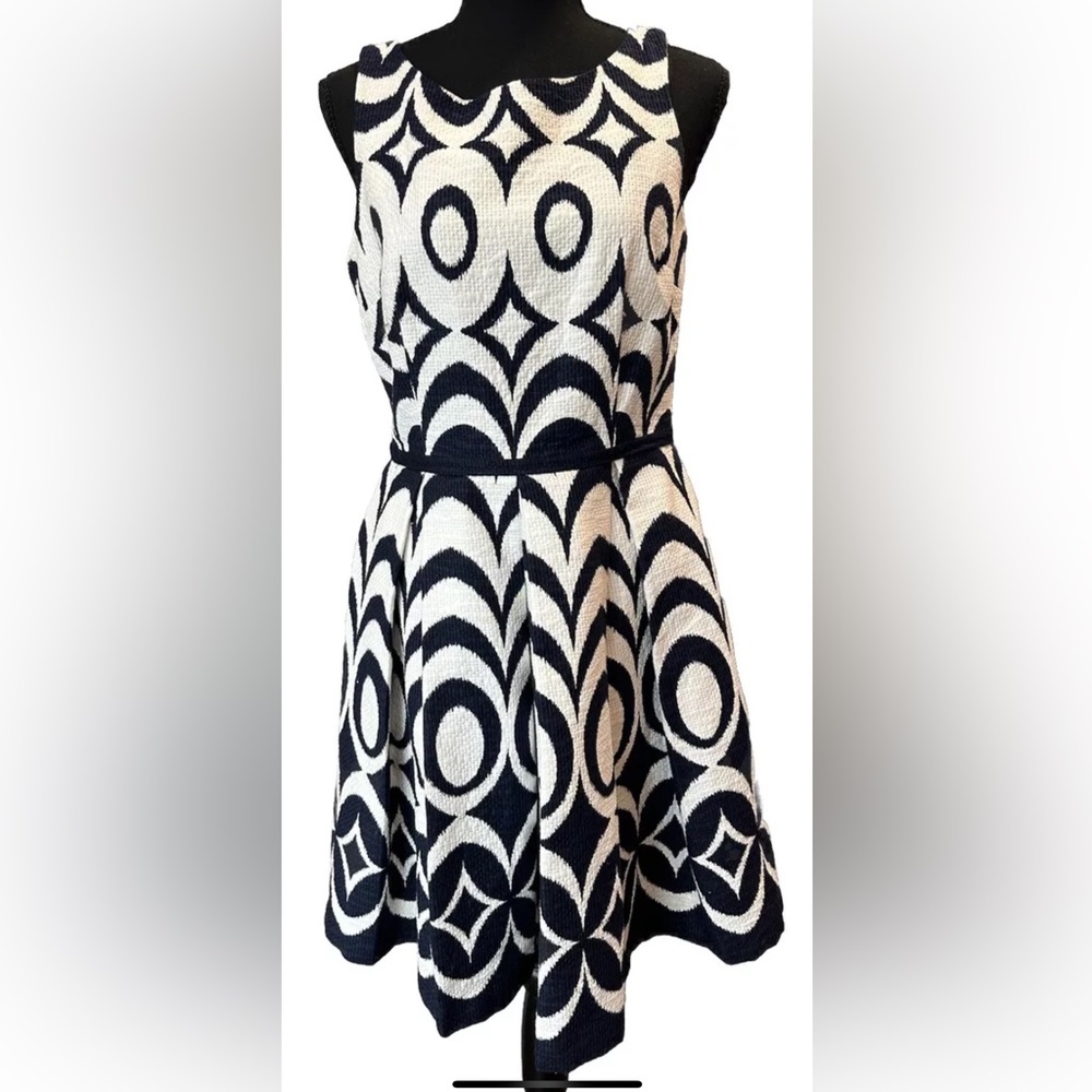 Taylor Dress Women’s 6 Black & White Jacquard Fit & Flare Sleeveless Pockets